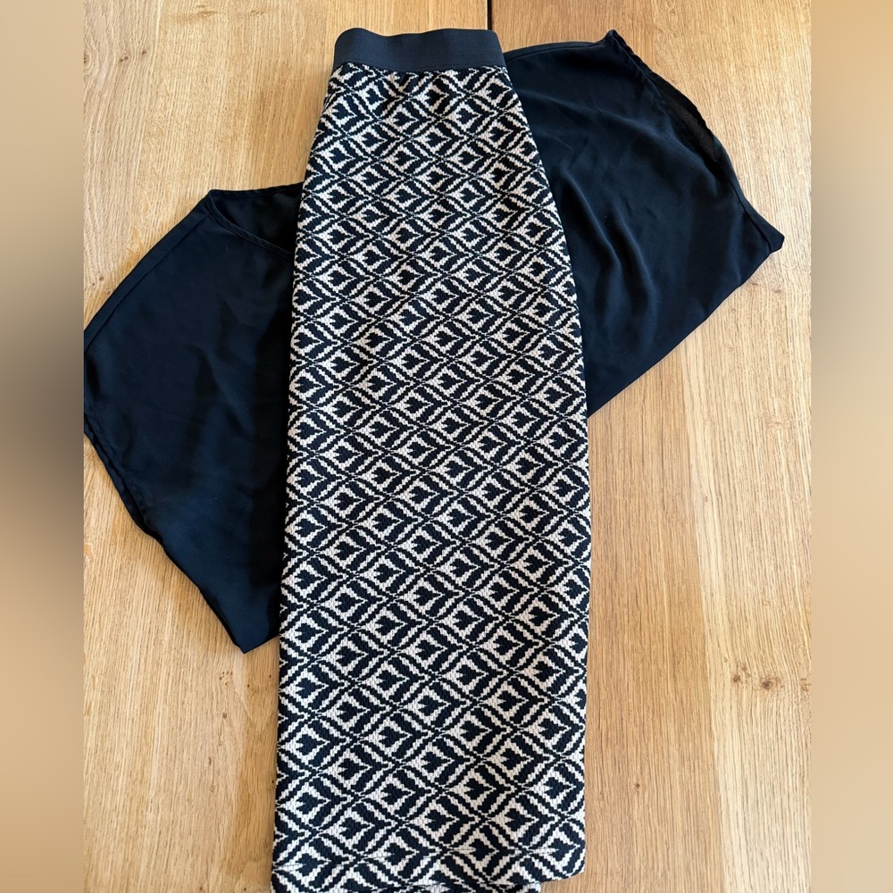 Bobeau Black and White Geometric Midi Skirt